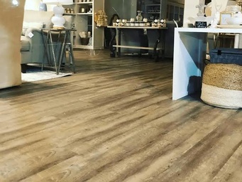 Flooring and wall tiling icon